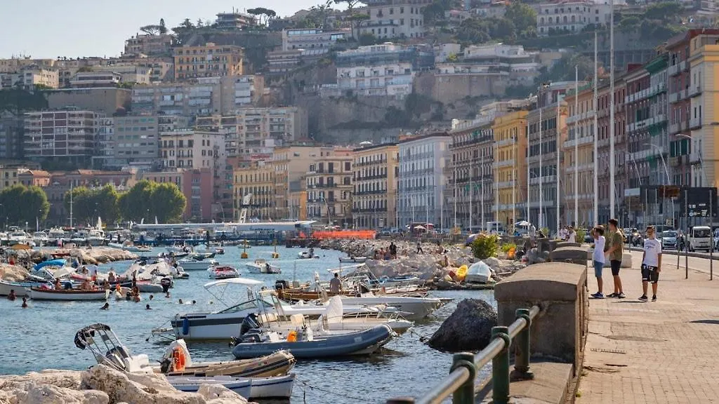Sea City In Bed Naples